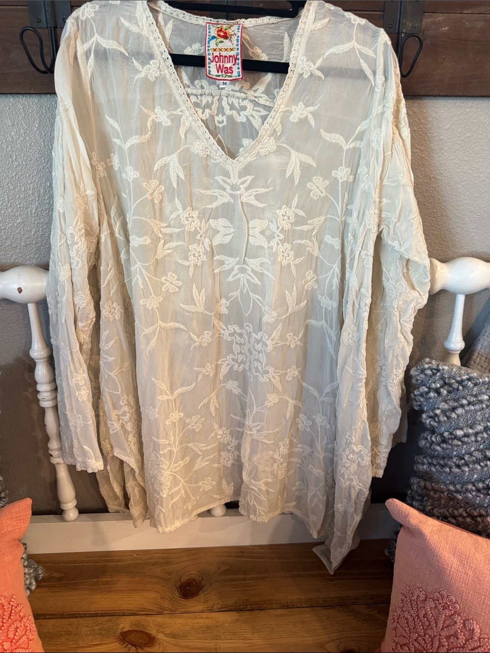 Johnny Was Cream Lace-Embroidered V-Neck Tunic GREAT CONDITION!